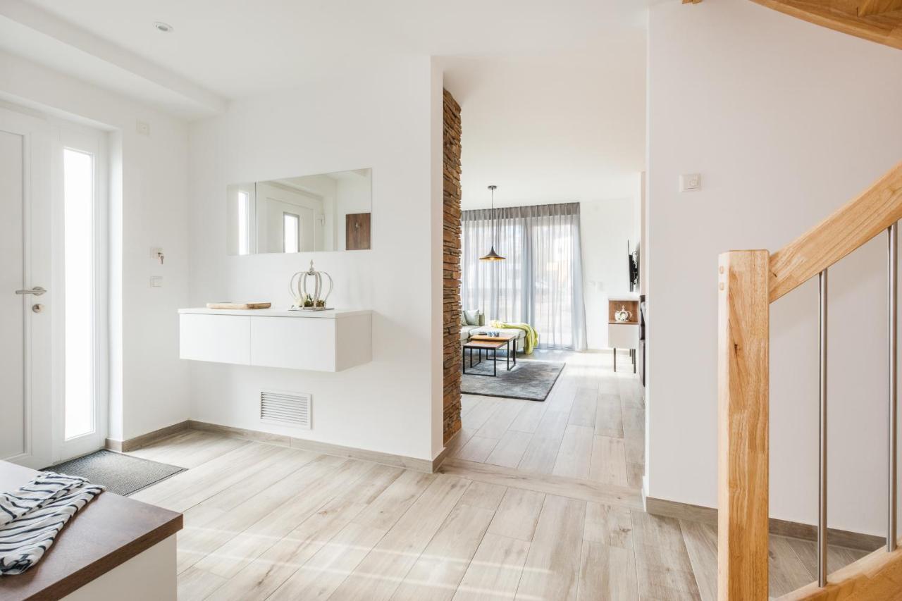 Ferienhaus-See-Sauna-Kamin-Hund Mit E-Ladestation Krakow am See Exteriör bild
