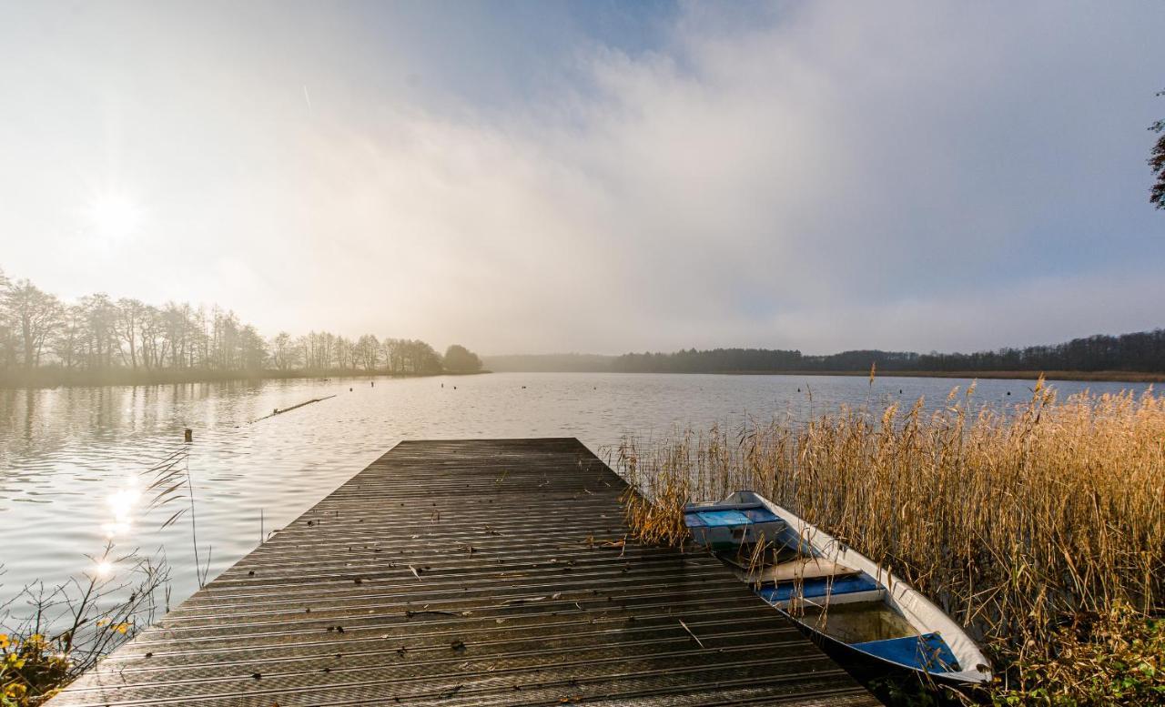 Ferienhaus-See-Sauna-Kamin-Hund Mit E-Ladestation Krakow am See Exteriör bild
